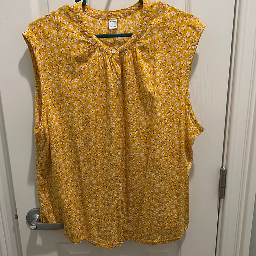 EUC Old Navy Sleeveless Top
